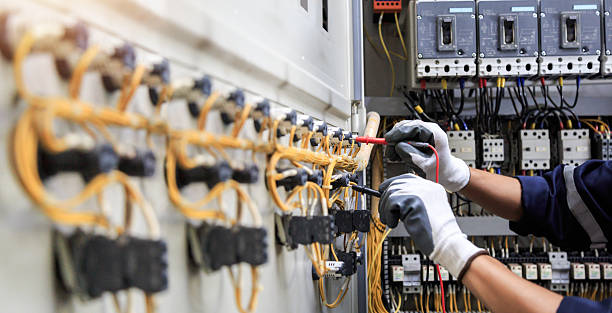 Professional Electrician technician working in Arkansas City, KS